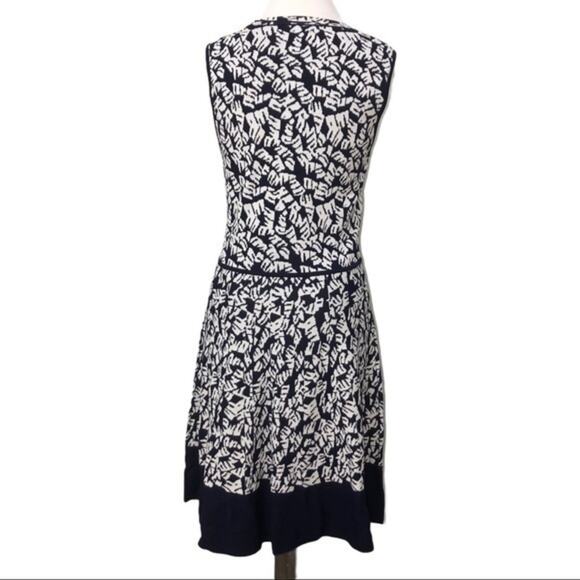 Eliza J Print Fit & Flare Sweater Dress Medium NWOT - Picture 6 of 7